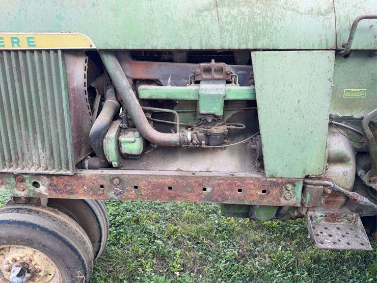 john-deere-4010-image-8