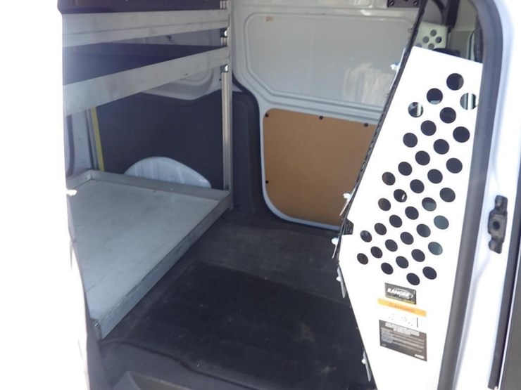 2019-utility-van-image-13