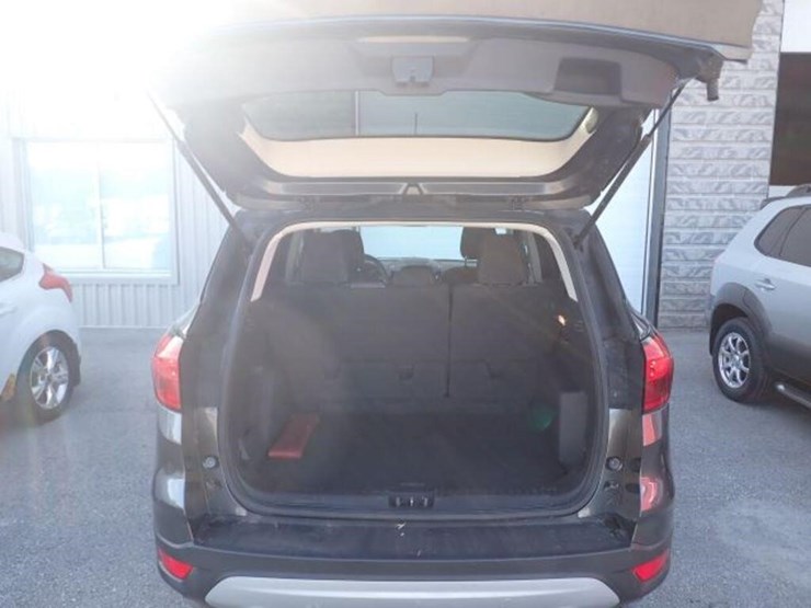2019-ford-escape-image-27