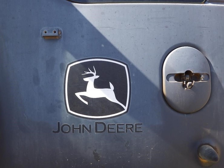 deere-330c-lc-image-39