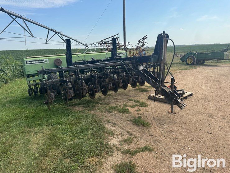 great-plains-solid-stand-15-image-3