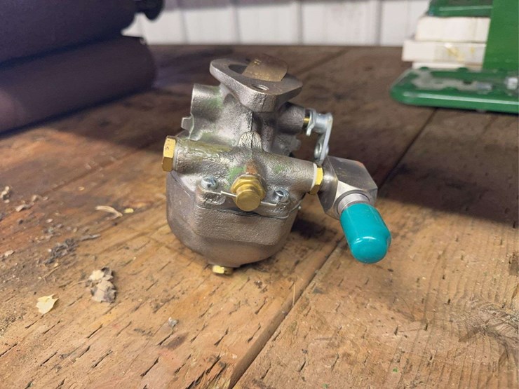 john-deere-dubuque-carburetor-image-5
