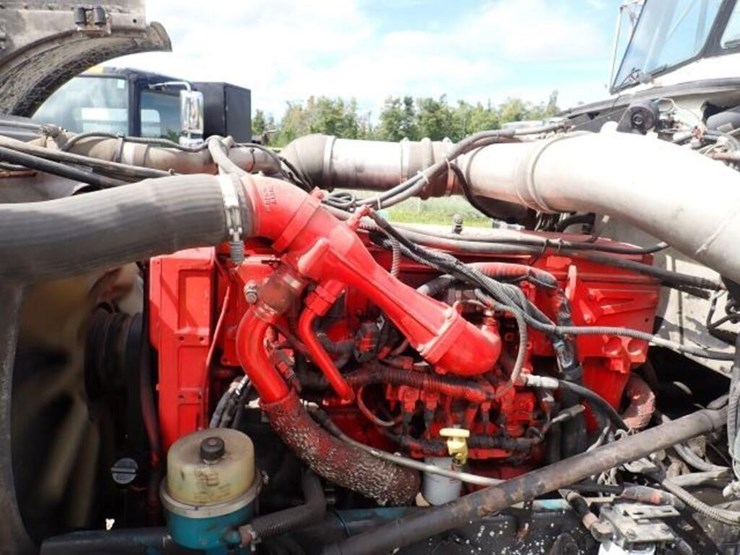 2004-peterbilt-379-image-24