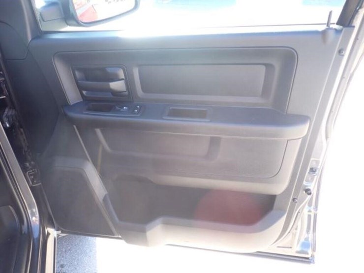 2019-dodge-1500-image-36
