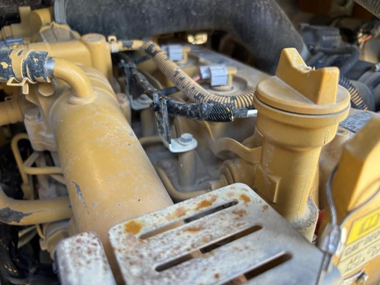 2020-caterpillar-289d3-image-44