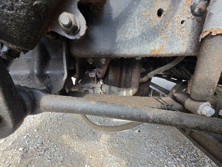 2005-freightliner-m2-106-image-49