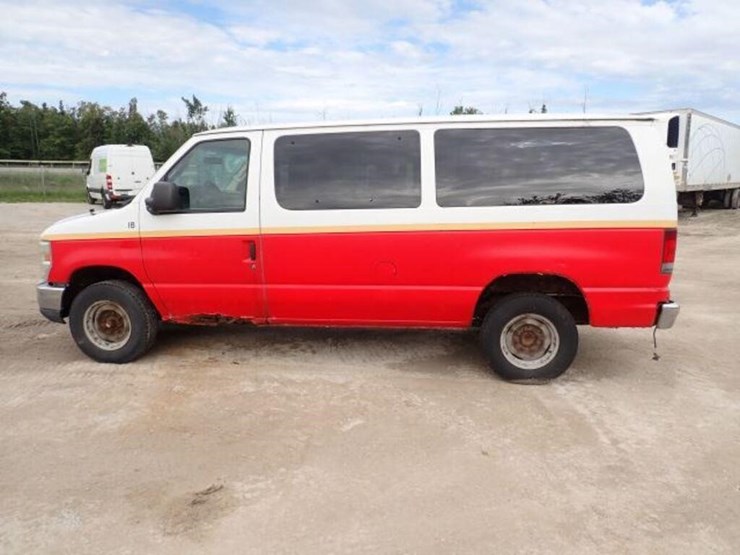 2010-ford-e350-xlt-image-8