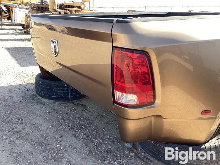 2012-dodge-3500-image-12