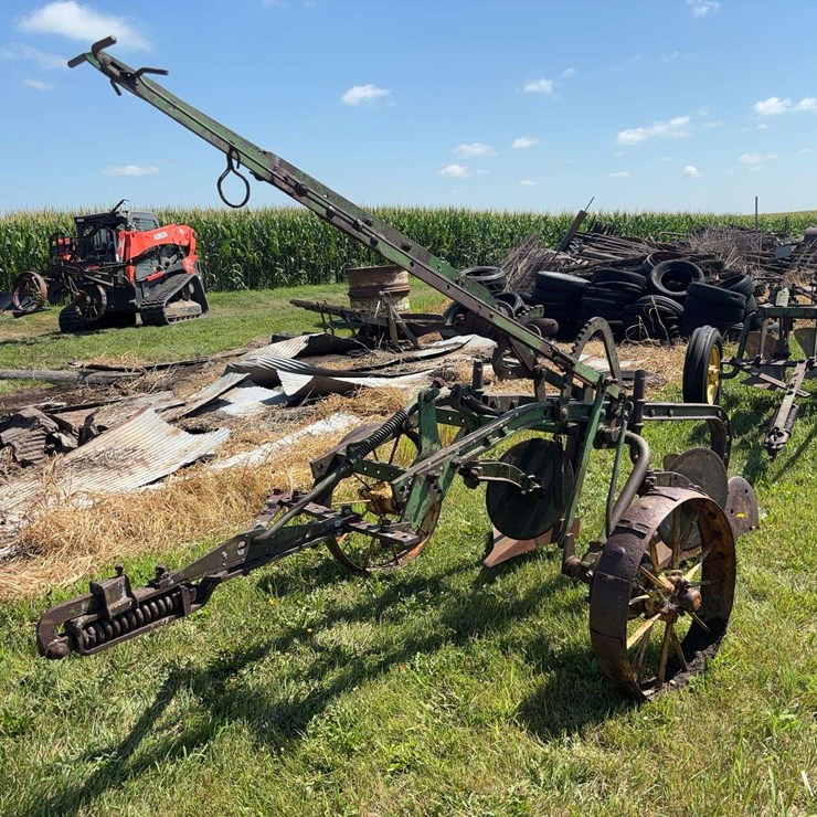 JOHN DEERE 16