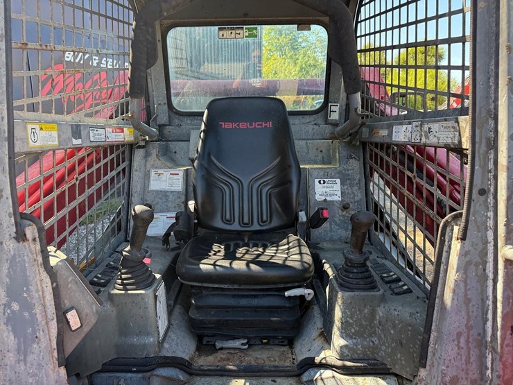 2018-takeuchi-tl10v2-image-12