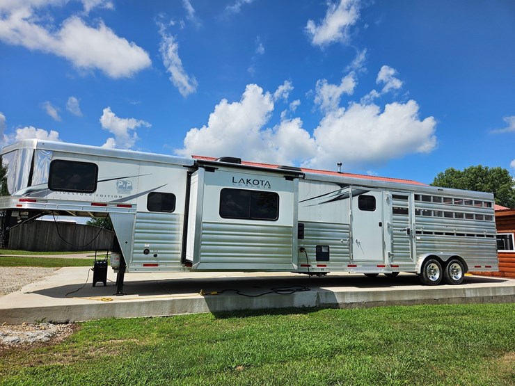 #21371-•-2021-lakota-charger-trailer-image-5