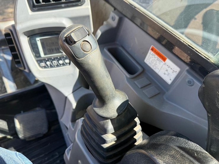 2014-kubota-kx080-4-image-21