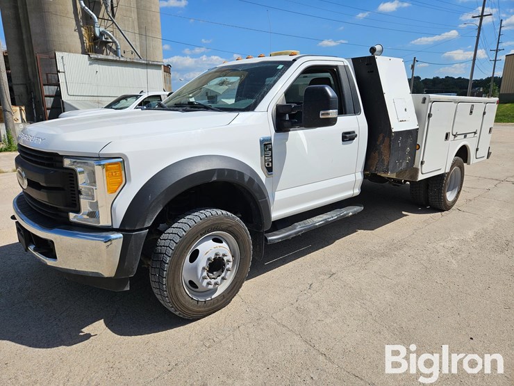 2017-ford-f550-image-1