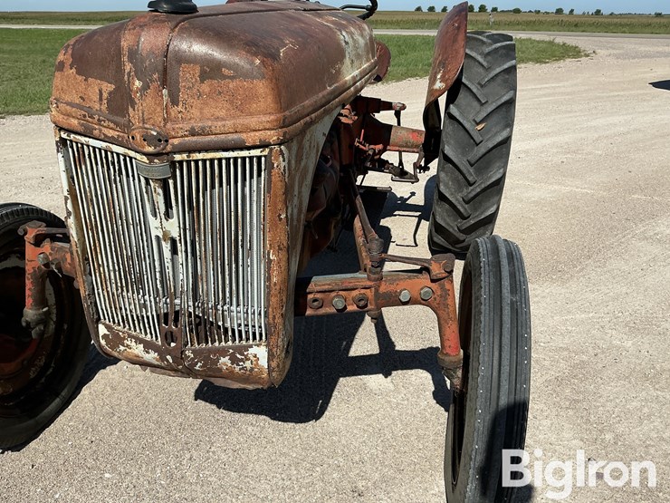 1944-ford-tractor-image-9
