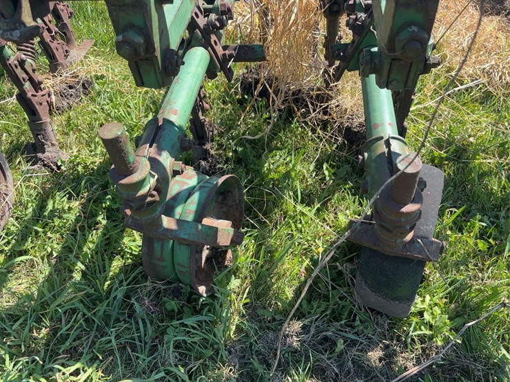 john-deere-front-mounted-cultivator-image-8