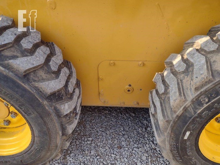 2019-deere-324g-image-23