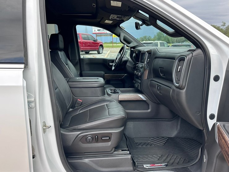 2020-chevrolet-1500-image-18