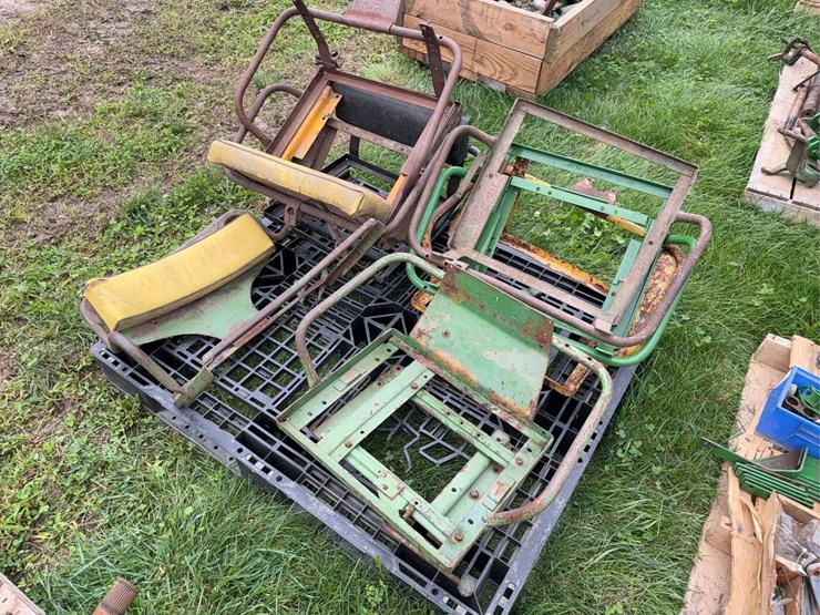 john-deere-waterloo-seat-brackets-image-1