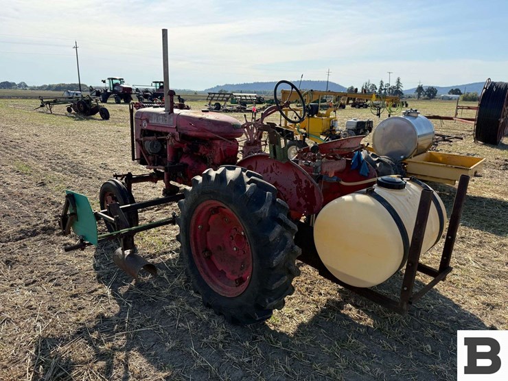 farmall-super-a-tractor-image-3