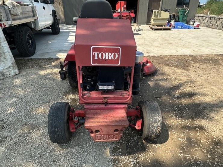 toro-groundsmaster-322d-image-6