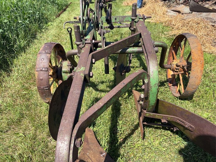 john-deere-16-image-28