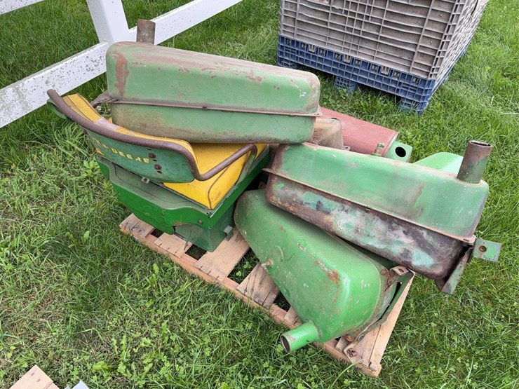 john-deere-fuel-tanks-image-2
