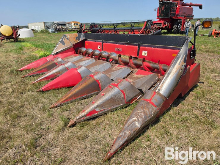 1997-case-ih-1063-image-1