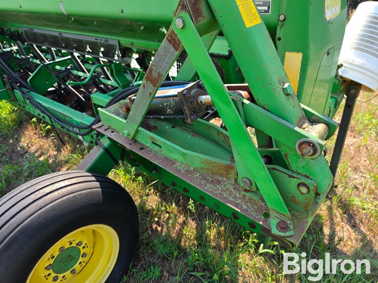 john-deere-520-image-9