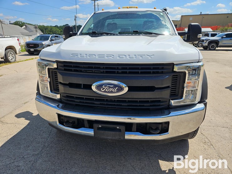 2017-ford-f550-image-2