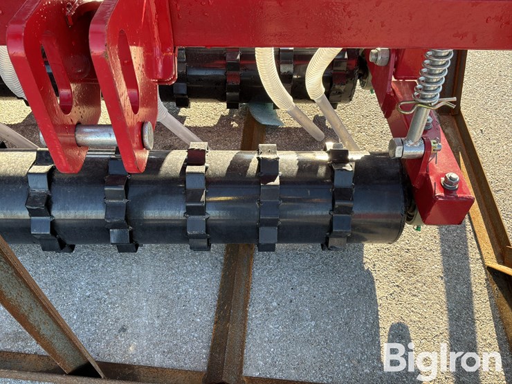 2026-massey-ferguson-730-image-14