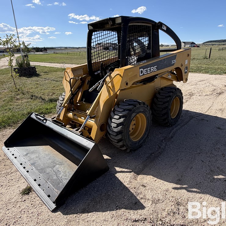 JOHN DEERE 325