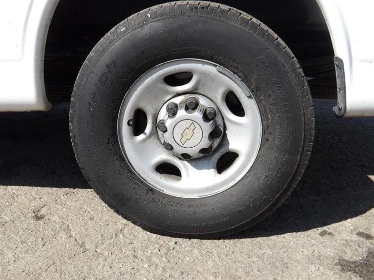 2014-chevrolet-express-3500-image-5