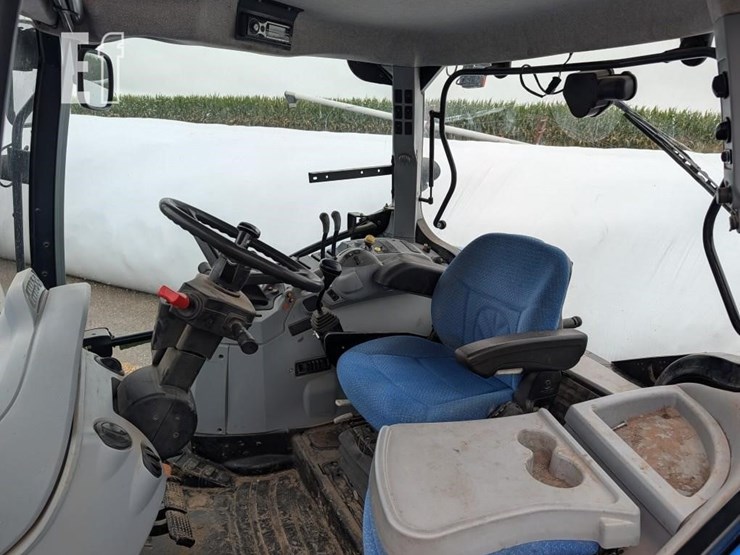 new-holland-t6070-plus-image-16
