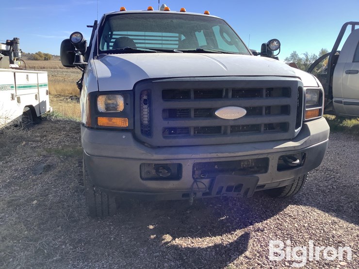 2005-ford-f350-image-16