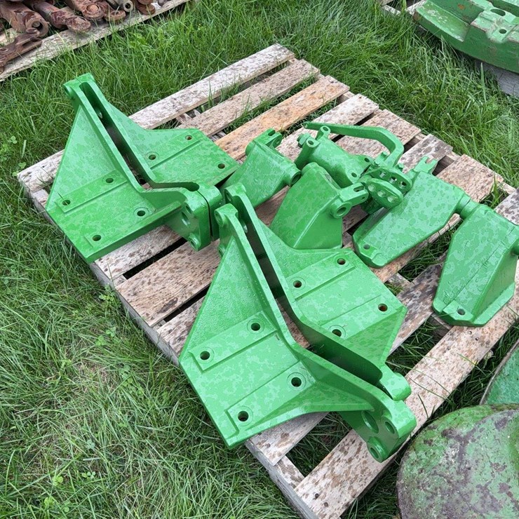 John Deere Dubuque High Crop Brackets