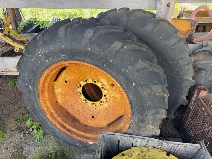 deere-tires-image-1
