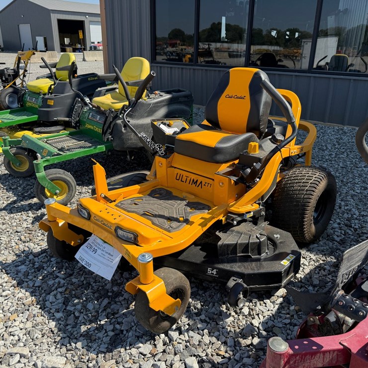 #11 • Cub Cadet ZT1 Zero Turn Mower 1A03RH50167 INV#4518