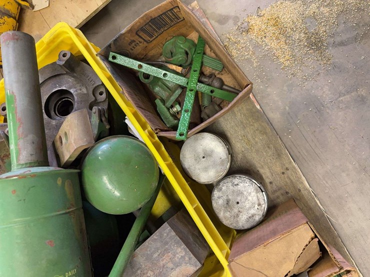 john-deere-assorted-parts-image-4