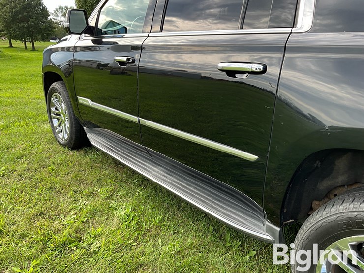 2015-cadillac-escalade-esv-image-20