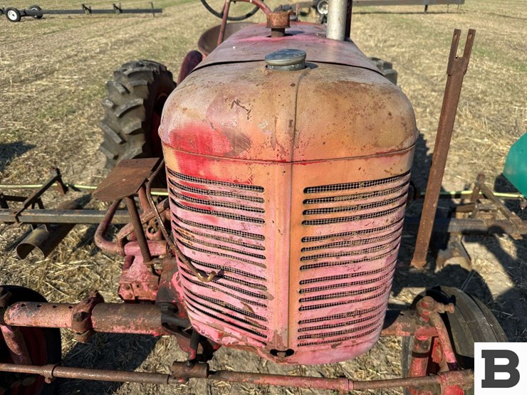 farmall-super-a-tractor-image-9