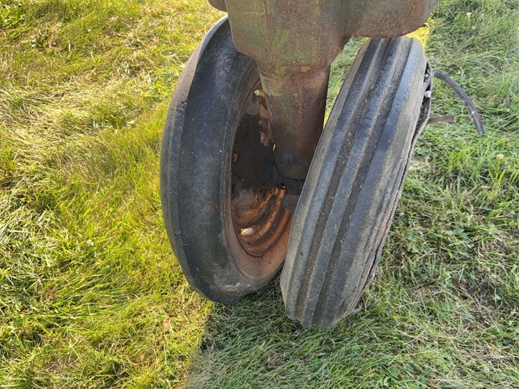 john-deere-b-image-12