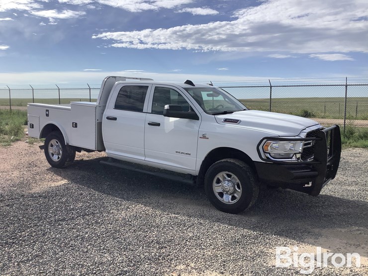 2022-dodge-3500-image-3