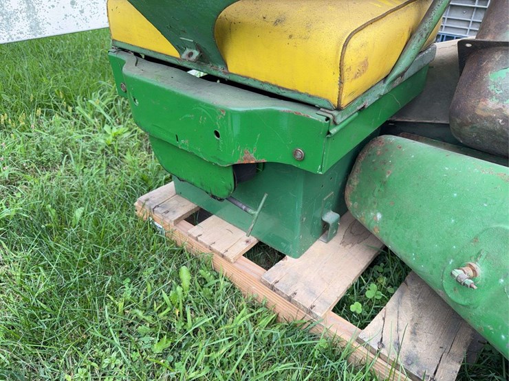 john-deere-fuel-tanks-image-3