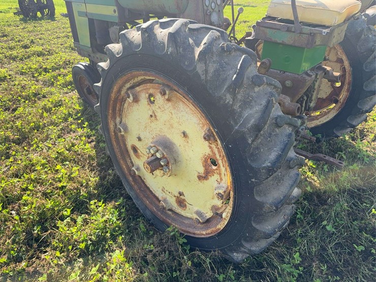 john-deere-520-image-7