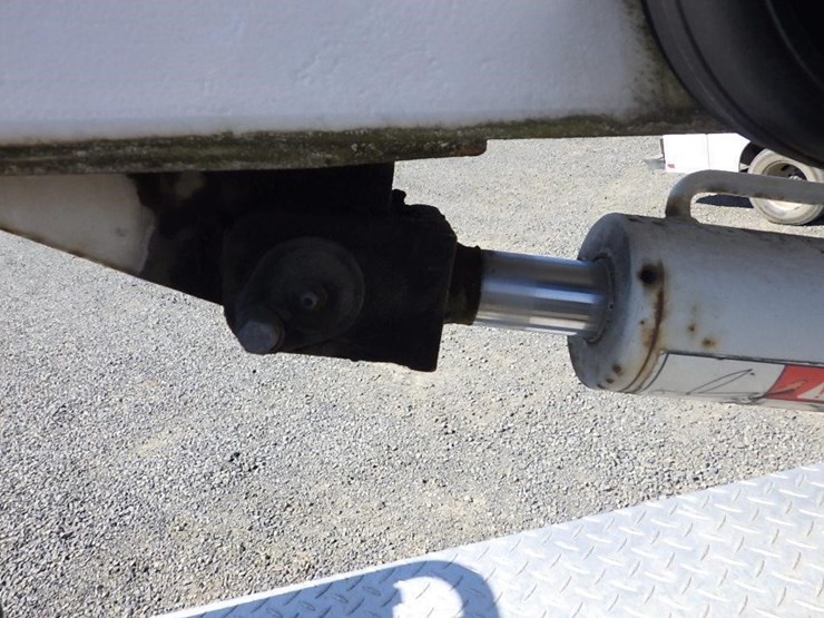 2011-ford-f550-image-36