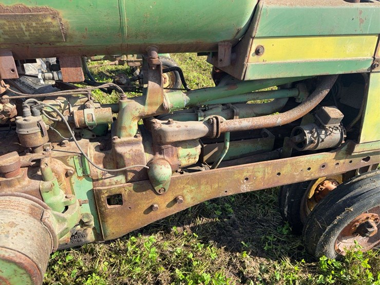 john-deere-520-image-15
