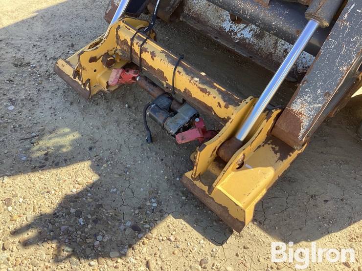 2011-deere-326d-image-13