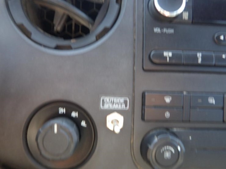 2015-ford-f550-image-39