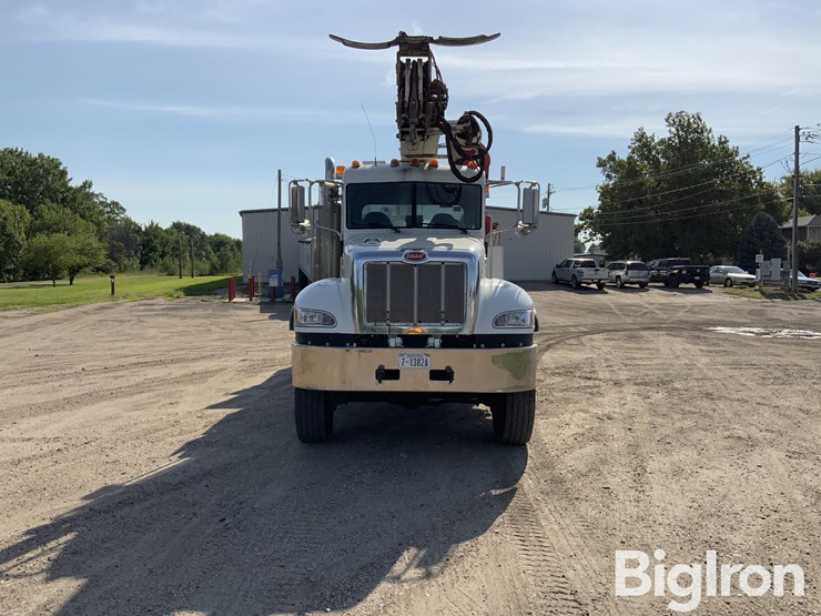2013-peterbilt-348-image-2