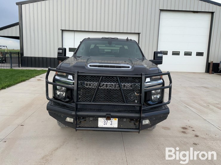 2021-chevrolet-silverado-3500-image-2